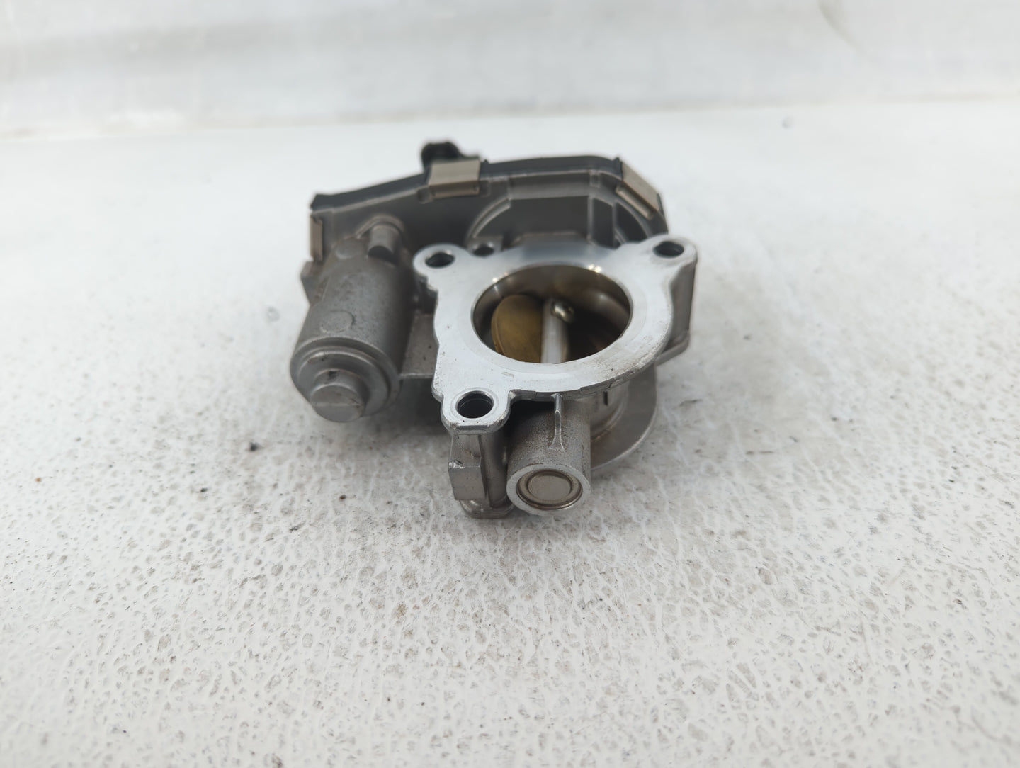 2020-2021 Buick Encore Gx Throttle Body P/N:55510678 Fits Fits 2020 2021 OEM Used Auto Parts - Oemusedautoparts1.com