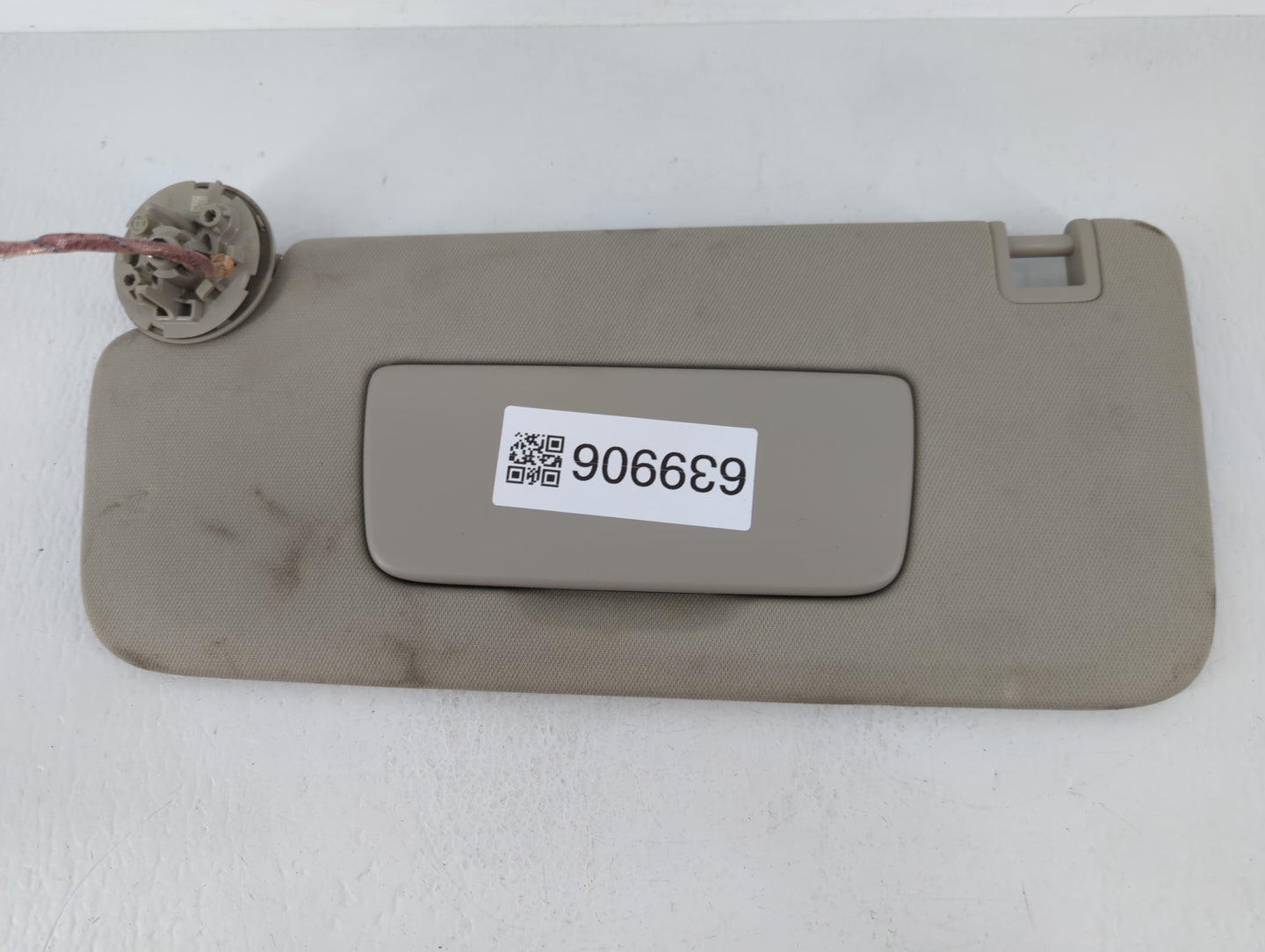 2020-2021 Buick Encore Gx Sun Visor Shade Replacement Driver Left Mirror Fits Fits 2020 2021 OEM Used Auto Parts - Oemusedau