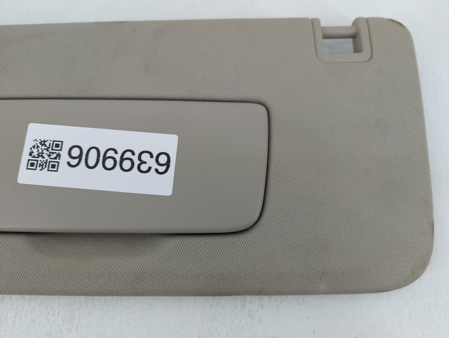 2020-2021 Buick Encore Gx Sun Visor Shade Replacement Driver Left Mirror Fits Fits 2020 2021 OEM Used Auto Parts - Oemusedau