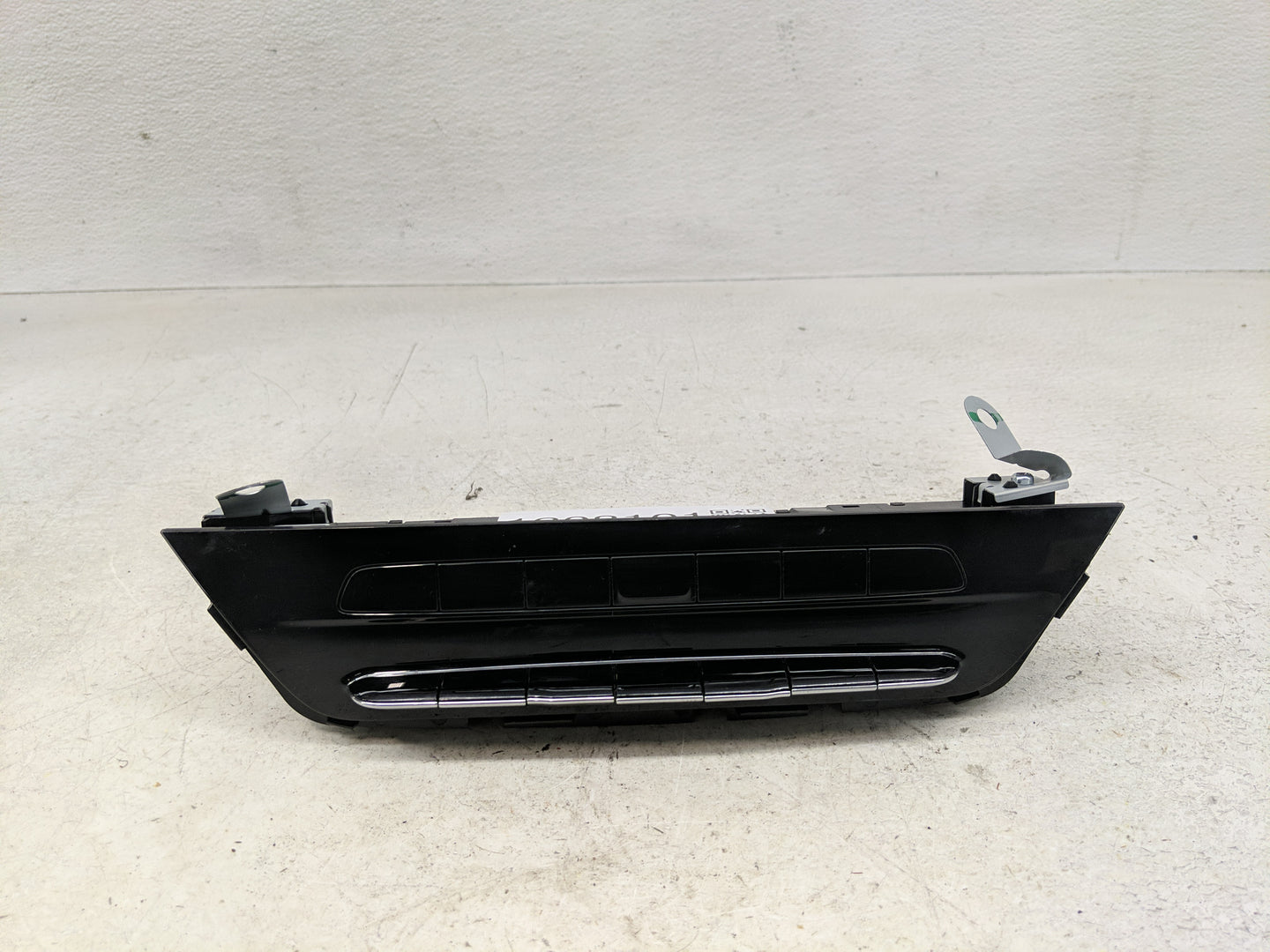 2021-2022 Buick Envision Climate Control Module Temperature AC/Heater Replacement P/N:84904620 Fits Fits 2021 2022 OEM Used 