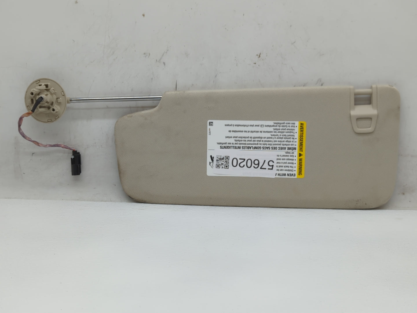 2021-2022 Buick Envision Sun Visor Shade Replacement Passenger Right Mirror Fits Fits 2021 2022 OEM Used Auto Parts - Oemuse