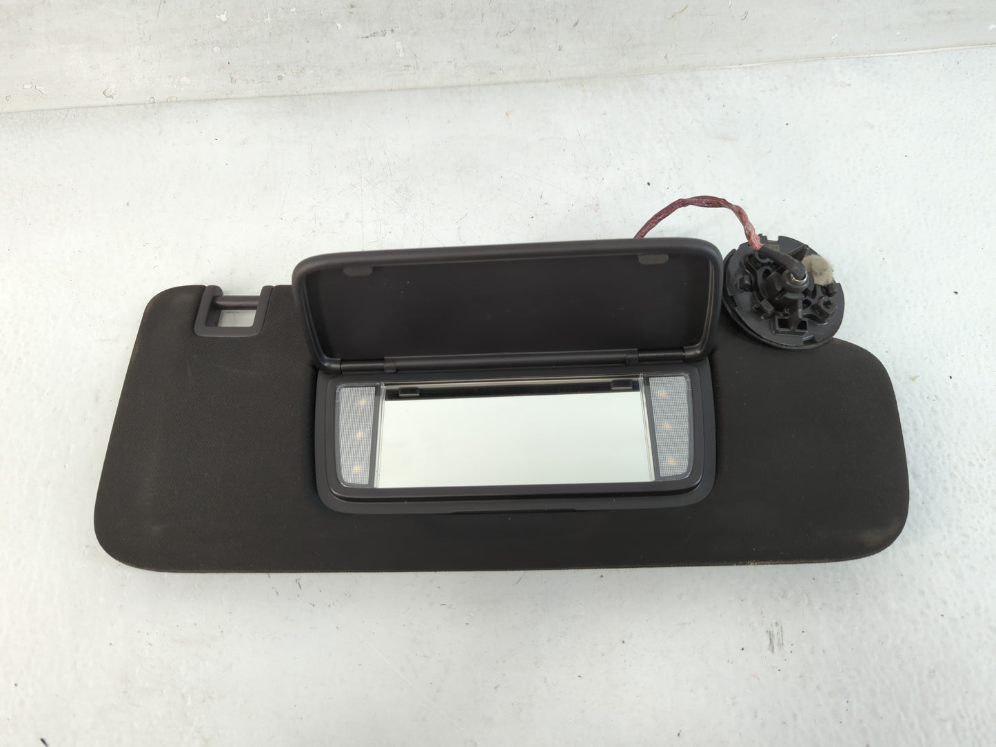 2020 Cadillac Ct4 Sun Visor Shade Replacement Passenger Right Mirror Fits OEM Used Auto Parts - Oemusedautoparts1.com