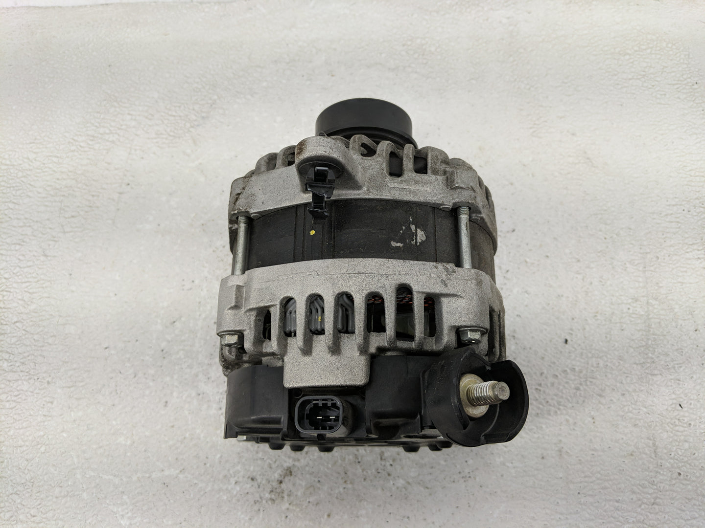 2020 Cadillac Xt5 Alternator Replacement Generator Charging Assembly Engine OEM P/N:13539730 Fits Fits 2021 2022 OEM Used Au