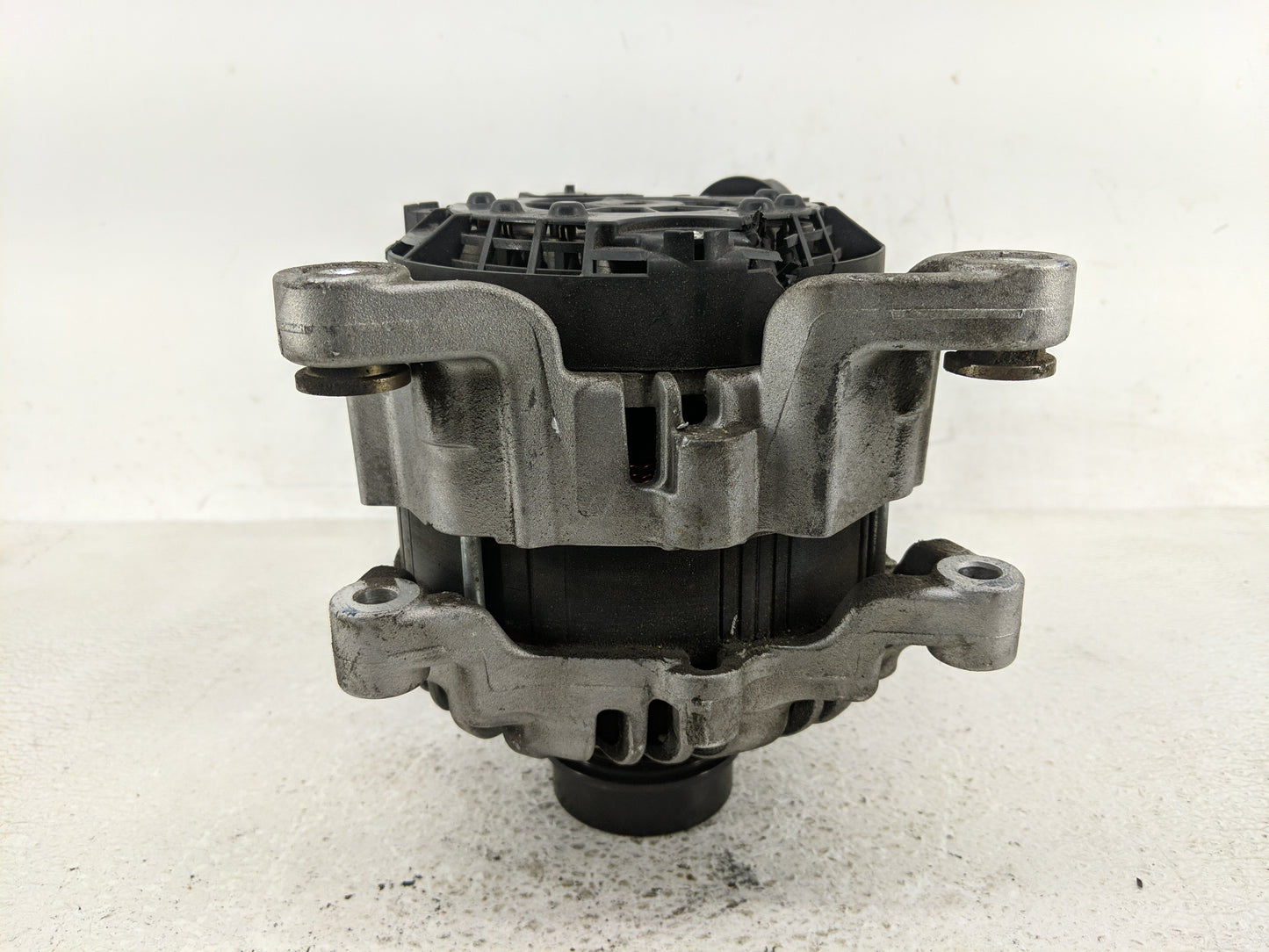 2020 Cadillac Xt5 Alternator Replacement Generator Charging Assembly Engine OEM P/N:13539730 Fits Fits 2021 2022 OEM Used Au