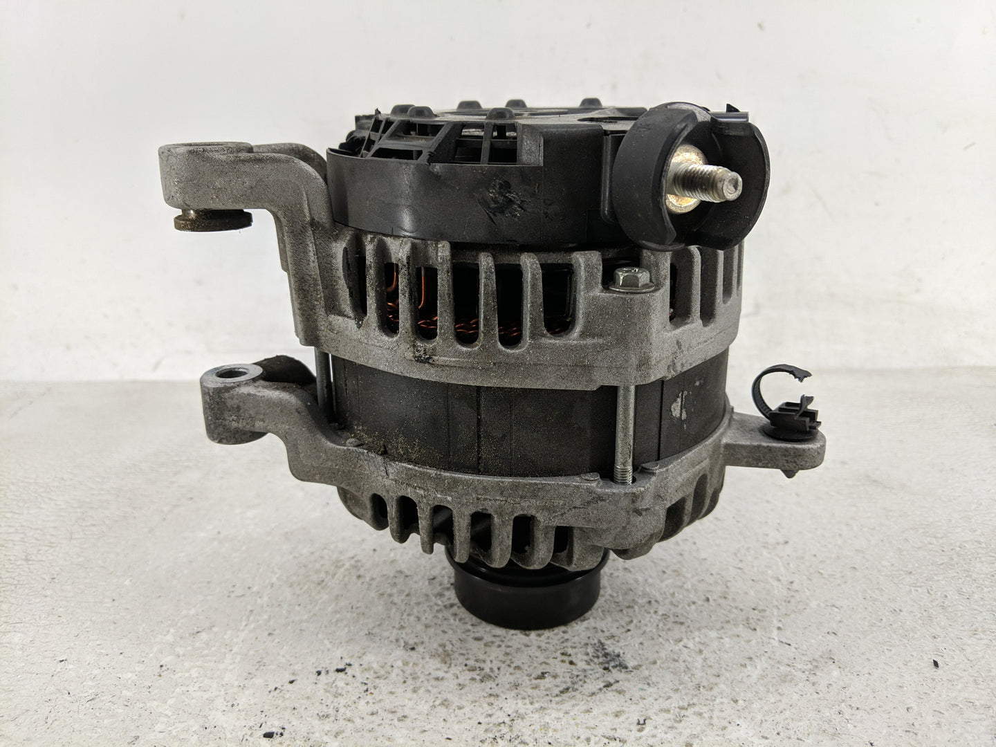 2020 Cadillac Xt5 Alternator Replacement Generator Charging Assembly Engine OEM P/N:13539730 Fits Fits 2021 2022 OEM Used Au