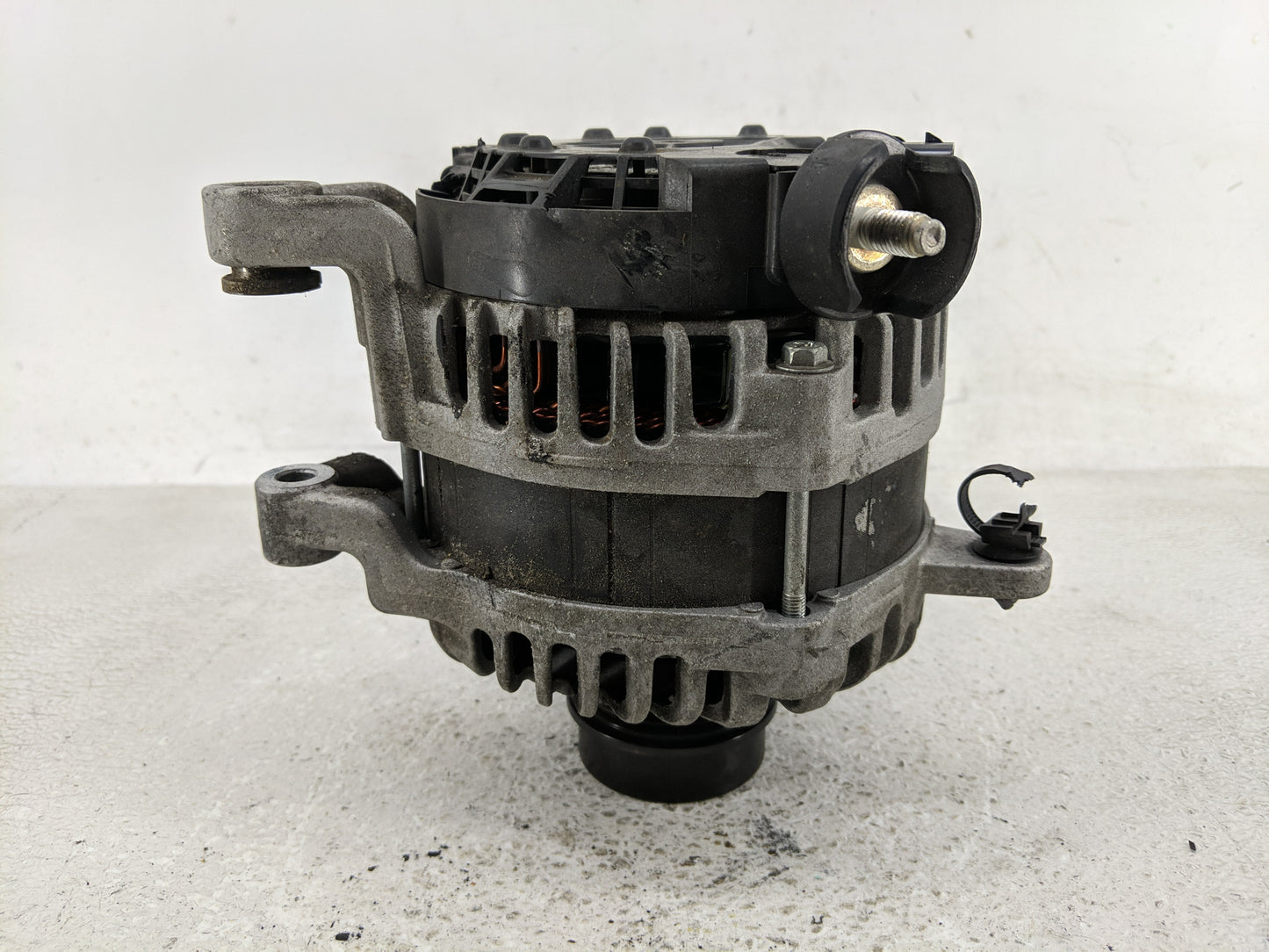 2020 Cadillac Xt5 Alternator Replacement Generator Charging Assembly Engine OEM P/N:13539730 Fits Fits 2021 2022 OEM Used Au