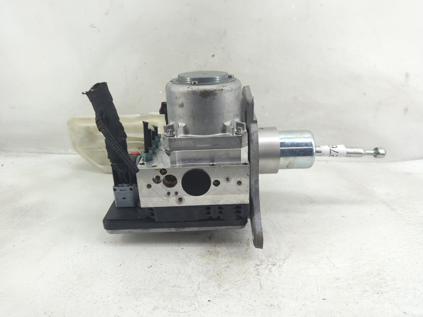 2018-2020 Cadillac Xt5 ABS Pump Control Module Replacement P/N:122505659 84930536 Fits Fits 2018 2019 2020 OEM Used Auto Par