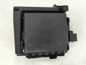 2021 Cadillac Xt5 Fusebox Fuse Box Panel Relay Module P/N:7154-0936-30 Fits OEM Used Auto Parts - Oemusedautoparts1.com