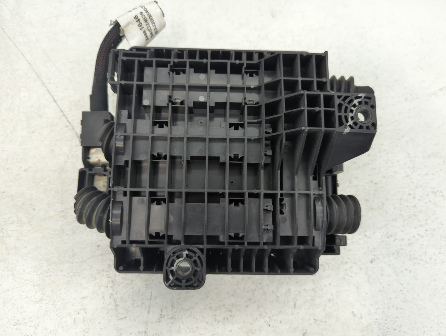 2021 Cadillac Xt5 Fusebox Fuse Box Panel Relay Module P/N:7154-0936-30 Fits OEM Used Auto Parts - Oemusedautoparts1.com