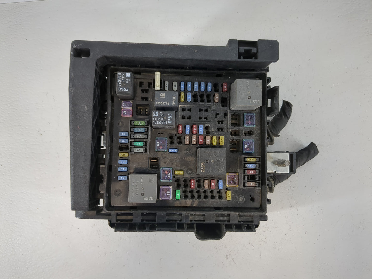 2020-2021 Chevrolet Blazer Fusebox Fuse Box Panel Relay Module P/N:7171-4521-30 Fits Fits 2020 2021 OEM Used Auto Parts - Oe