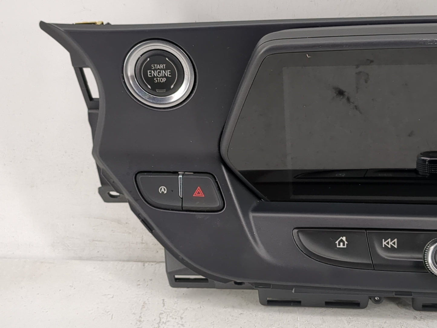 2020-2022 Chevrolet Blazer Radio AM FM Cd Player Receiver Replacement P/N:84735962 Fits Fits 2020 2021 2022 OEM Used Auto Pa