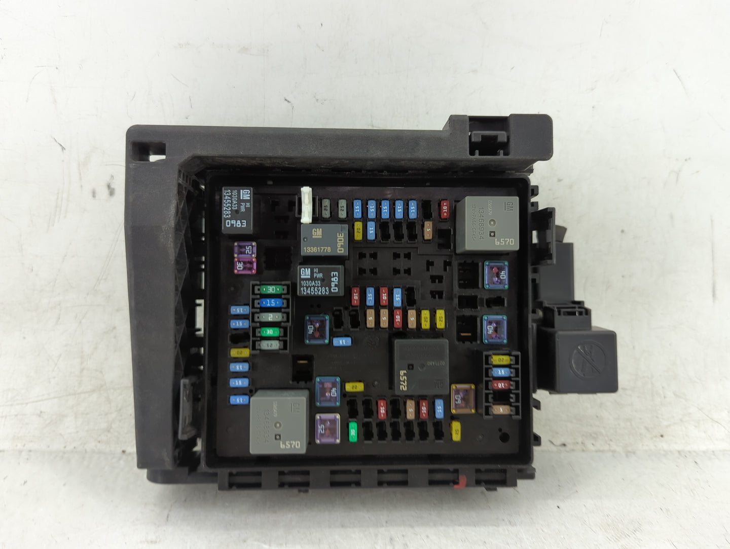 2020-2021 Chevrolet Blazer Fusebox Fuse Box Panel Relay Module P/N:812914718 84949765 Fits Fits 2020 2021 OEM Used Auto Part