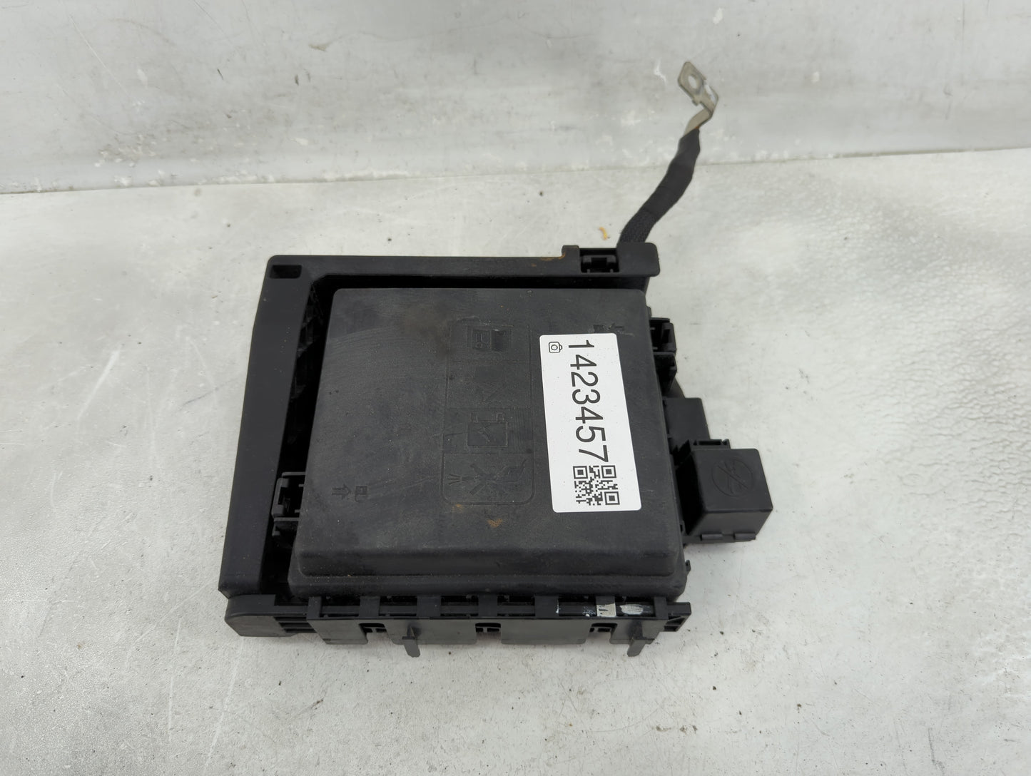 2020-2021 Chevrolet Blazer Fusebox Fuse Box Panel Relay Module P/N:84949765 13455283, 13361778, 13468934 Fits Fits 2020 2021