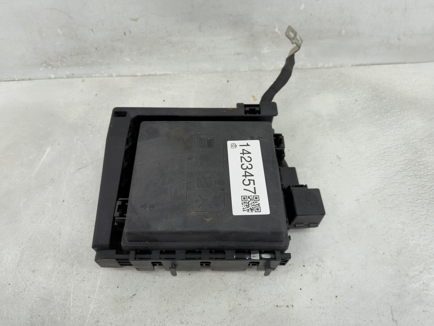 2020-2021 Chevrolet Blazer Fusebox Fuse Box Panel Relay Module P/N:84949765 13455283, 13361778, 13468934 Fits Fits 2020 2021