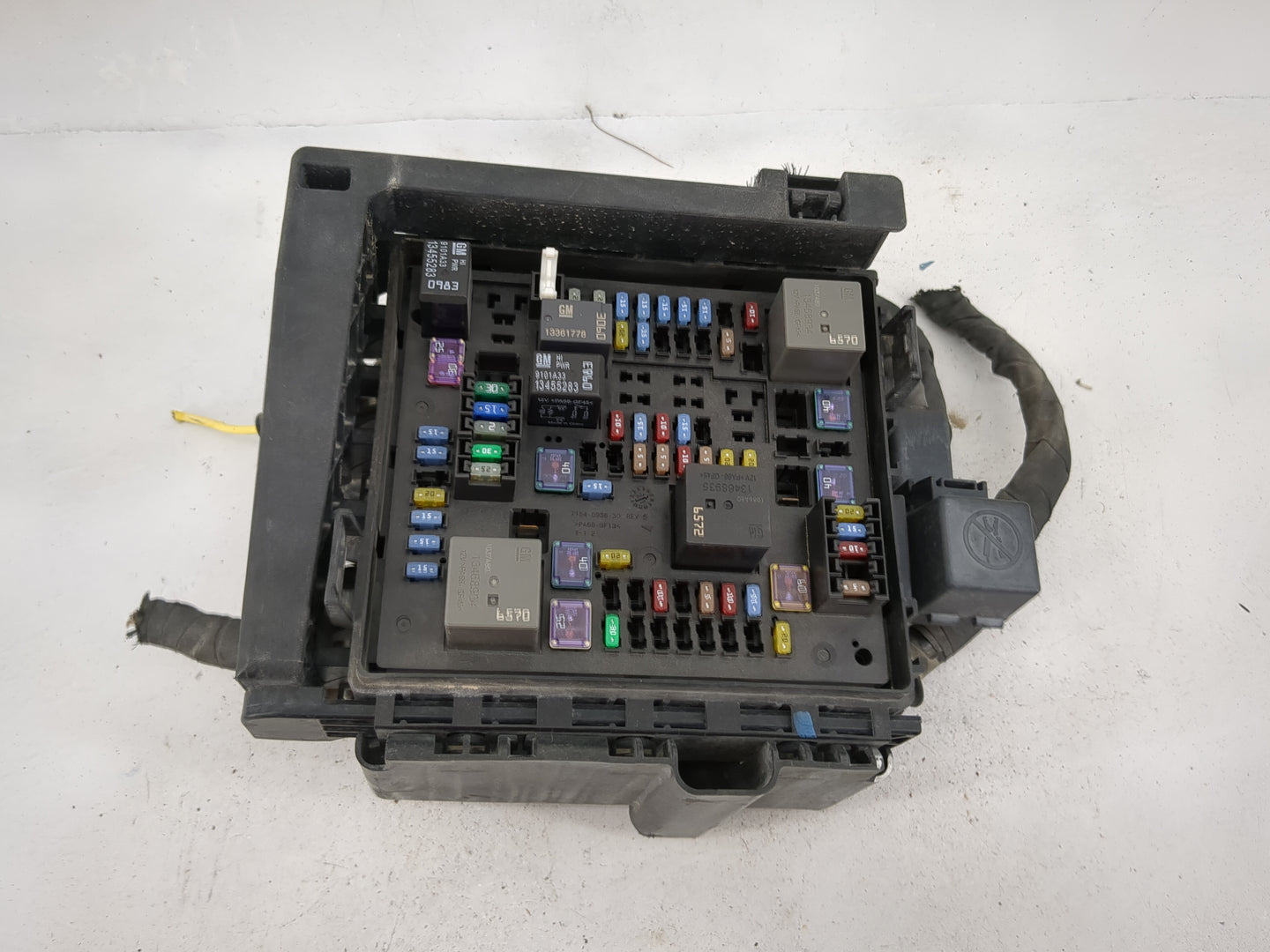 2020-2021 Chevrolet Blazer Fusebox Fuse Box Panel Relay Module P/N:13455283 13361778, 13468934, 13468935 Fits Fits 2020 2021