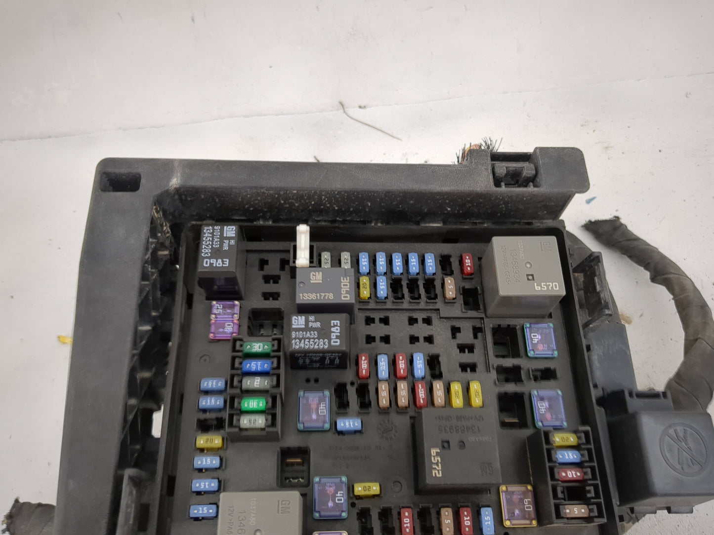 2020-2021 Chevrolet Blazer Fusebox Fuse Box Panel Relay Module P/N:13455283 13361778, 13468934, 13468935 Fits Fits 2020 2021