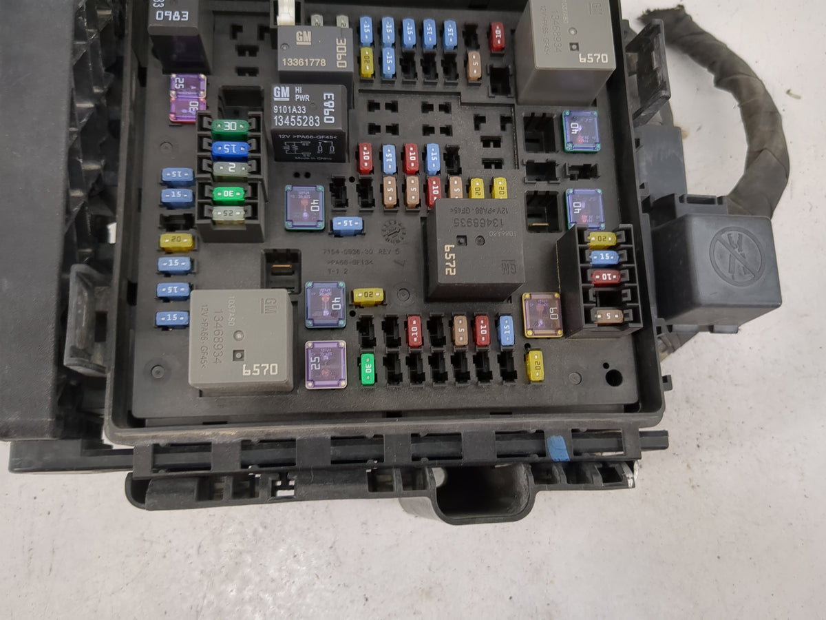 2020-2021 Chevrolet Blazer Fusebox Fuse Box Panel Relay Module P/N:13455283 13361778, 13468934, 13468935 Fits Fits 2020 2021