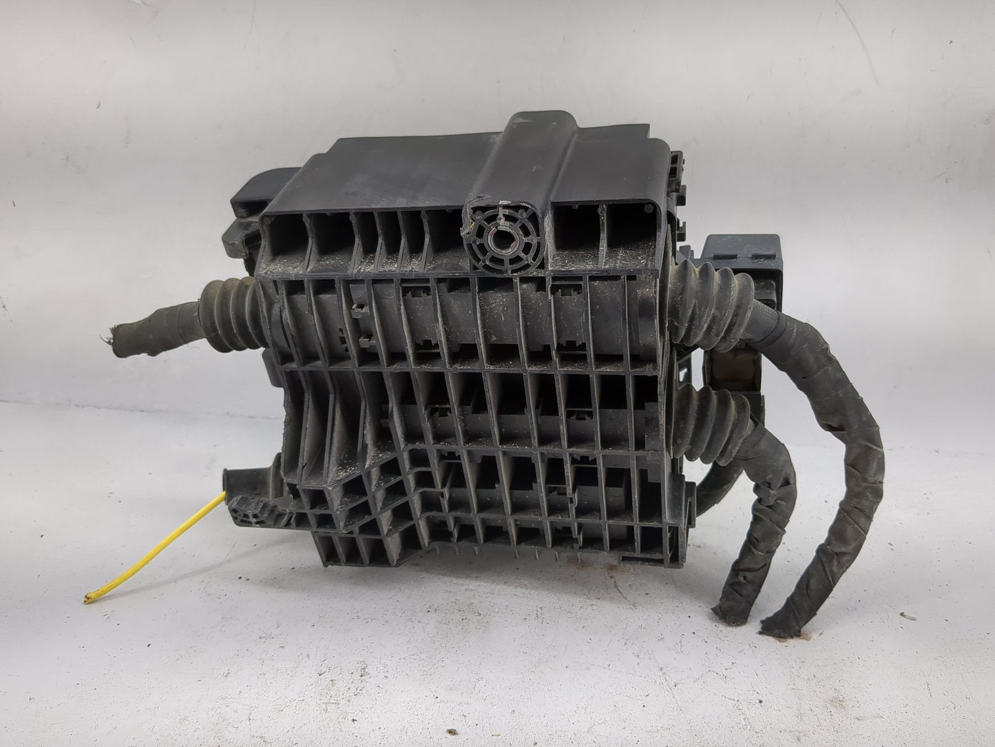 2020-2021 Chevrolet Blazer Fusebox Fuse Box Panel Relay Module P/N:13455283 13361778, 13468934, 13468935 Fits Fits 2020 2021