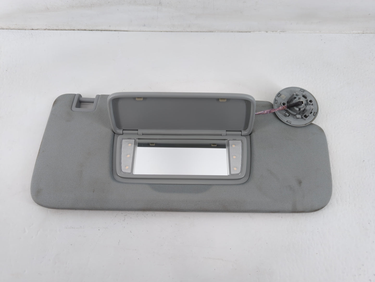2019-2022 Chevrolet Blazer Sun Visor Shade Replacement Passenger Right Mirror Fits Fits 2019 2020 2021 2022 OEM Used Auto Pa