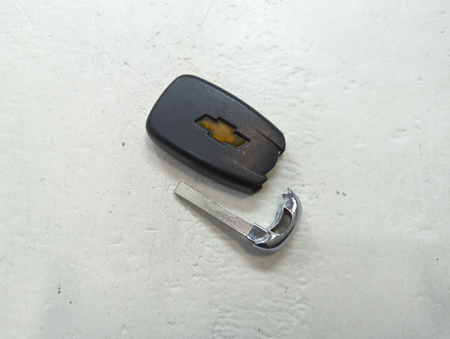 Chevrolet Camaro Keyless Entry Remote Fob HYQ4EA 4 buttons - Oemusedautoparts1.com