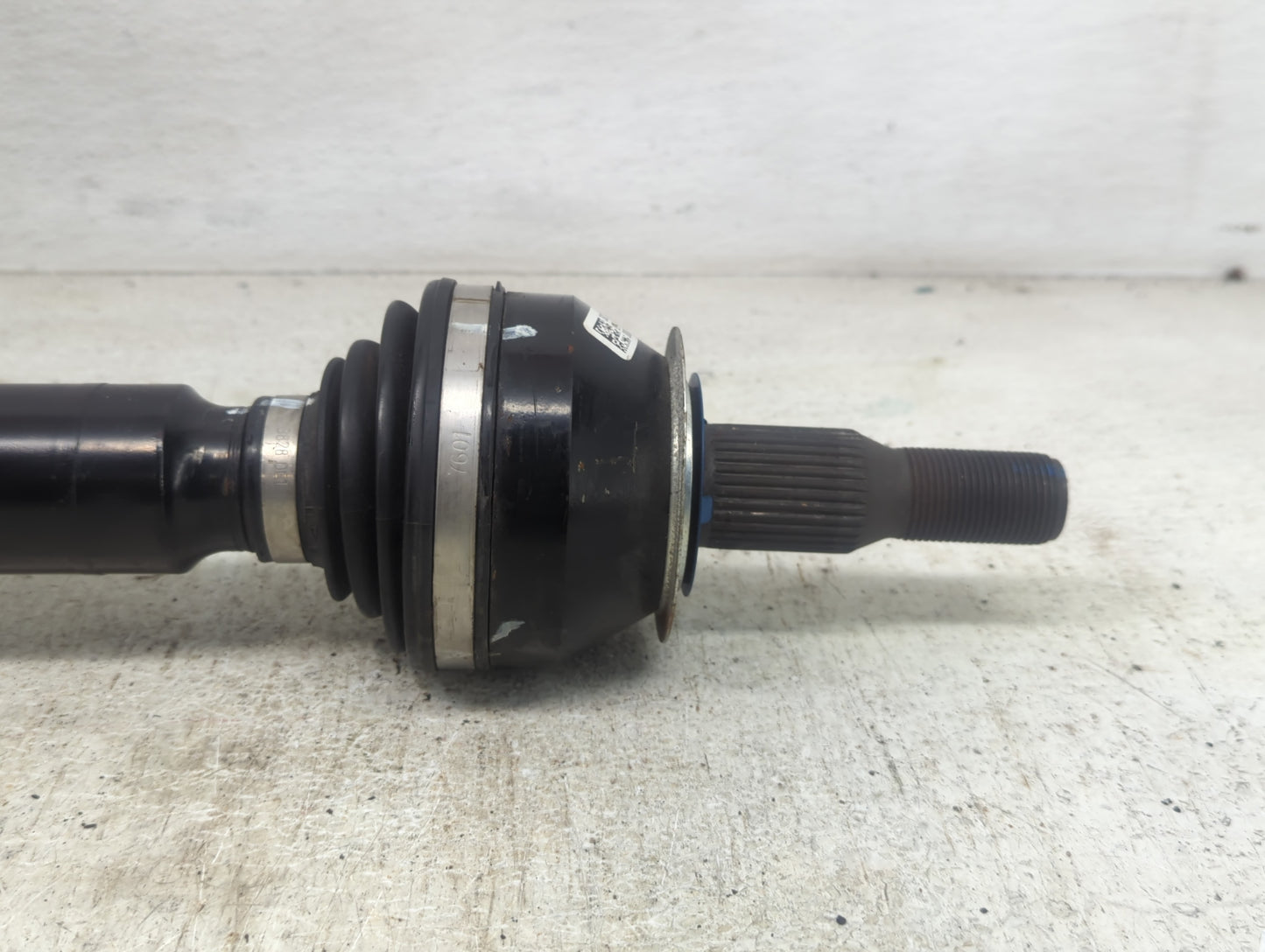 2017-2021 Chevrolet Camaro Axle Shaft Front Driver Cv C/v - Oemusedautoparts1.com