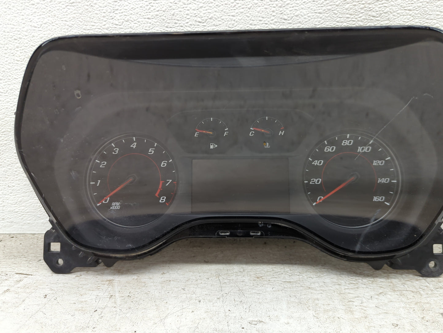 2021 Chevrolet Camaro Instrument Cluster Speedometer Gauges P/N:84665139 GM-0077-001-MR-CI01 Miles: Fits OEM Used Auto Parts