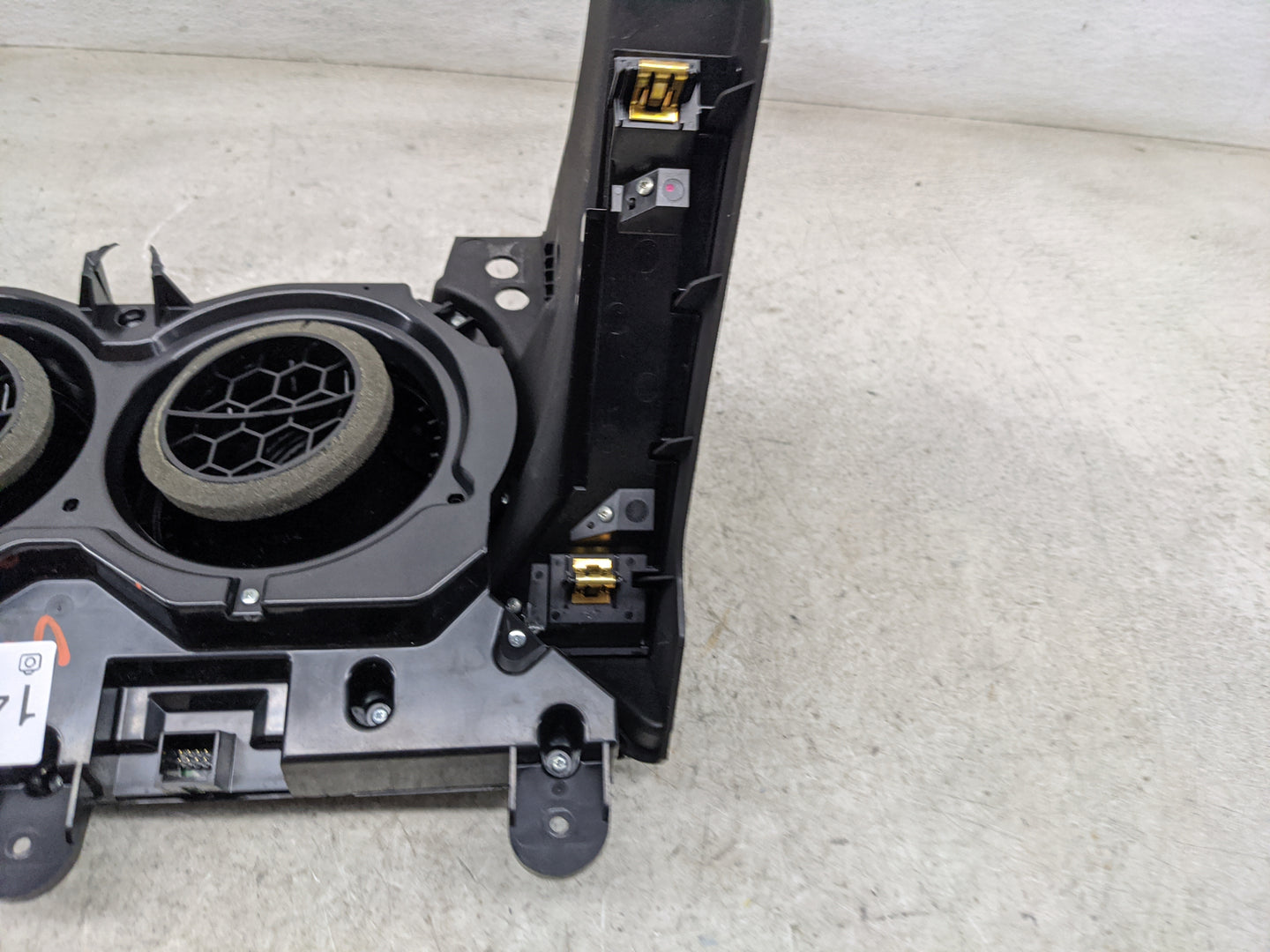 2018-2021 Chevrolet Camaro Climate Control Module Temperature AC/Heater Replacement P/N:84441500 MSIP-REM-N25-QFGM617A Fits 