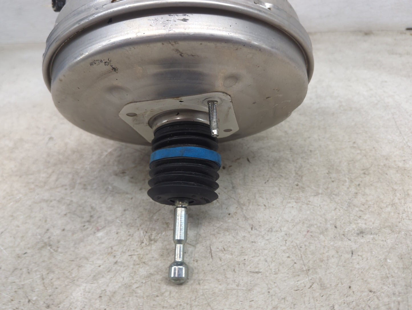 2016-2021 Chevrolet Camaro Power Brake Booster Oem 1490303 - Oemusedautoparts1.com