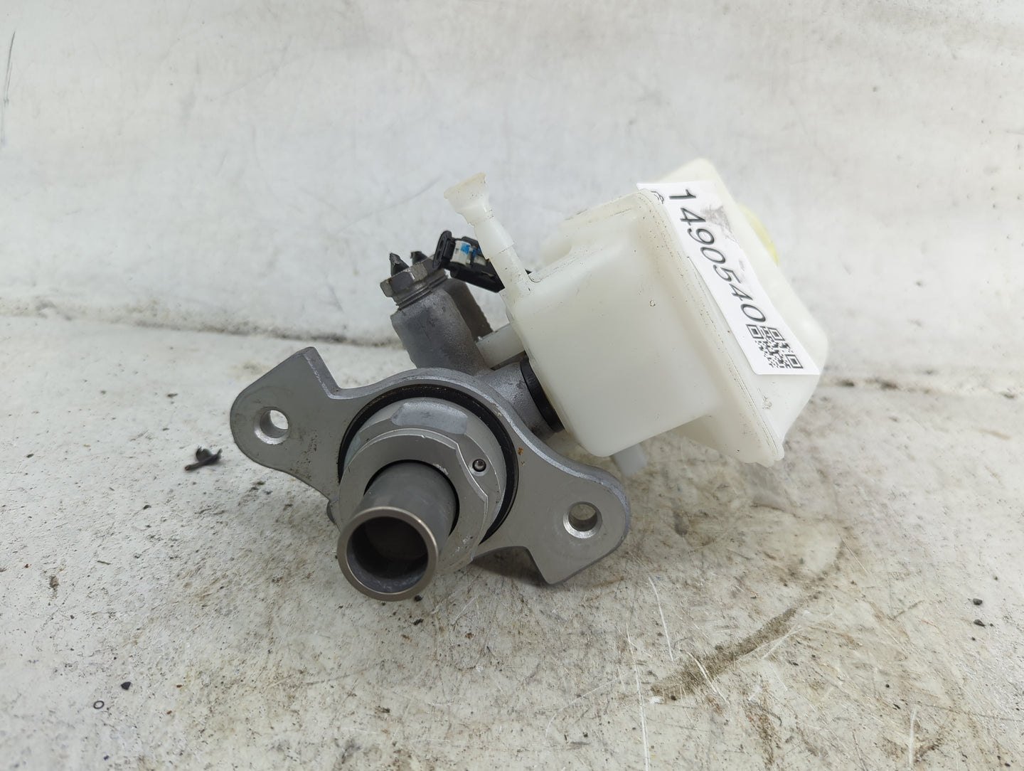 2021-2021 Chevrolet Camaro Brake Master Cylinder 1490540 - Oemusedautoparts1.com