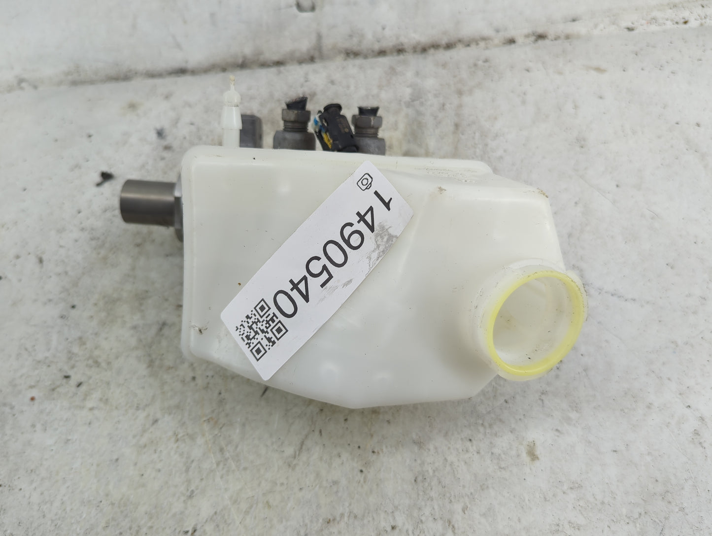 2021-2021 Chevrolet Camaro Brake Master Cylinder 1490540 - Oemusedautoparts1.com
