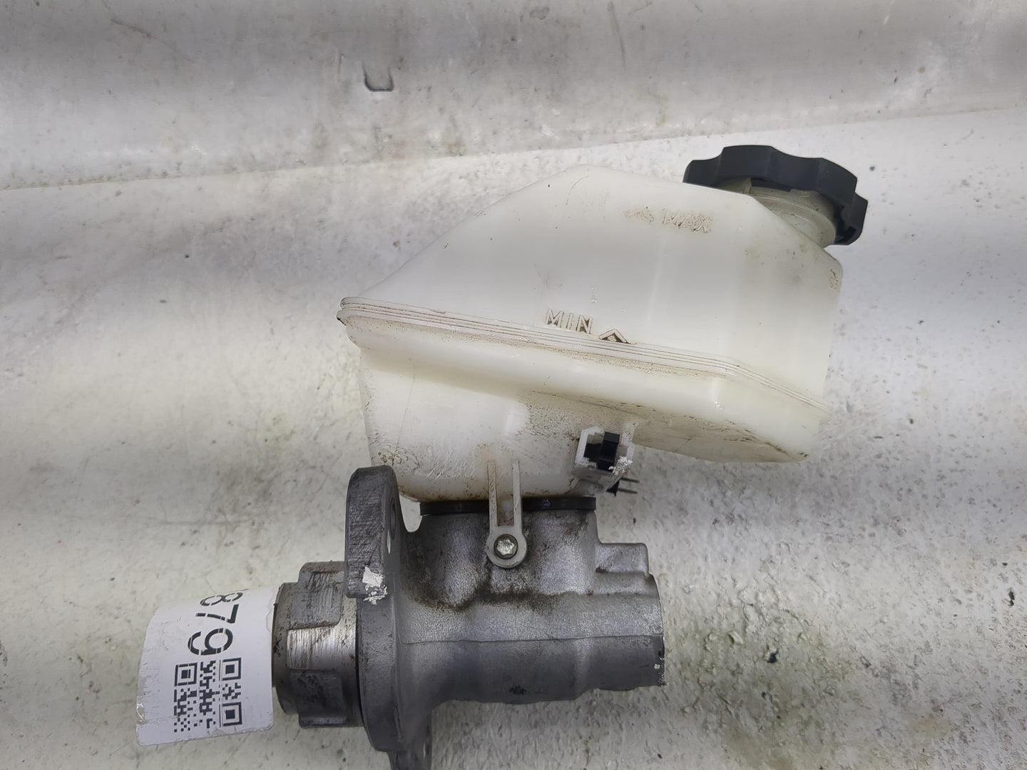 2021-2021 Chevrolet Camaro Brake Master Cylinder 1497879 - Oemusedautoparts1.com