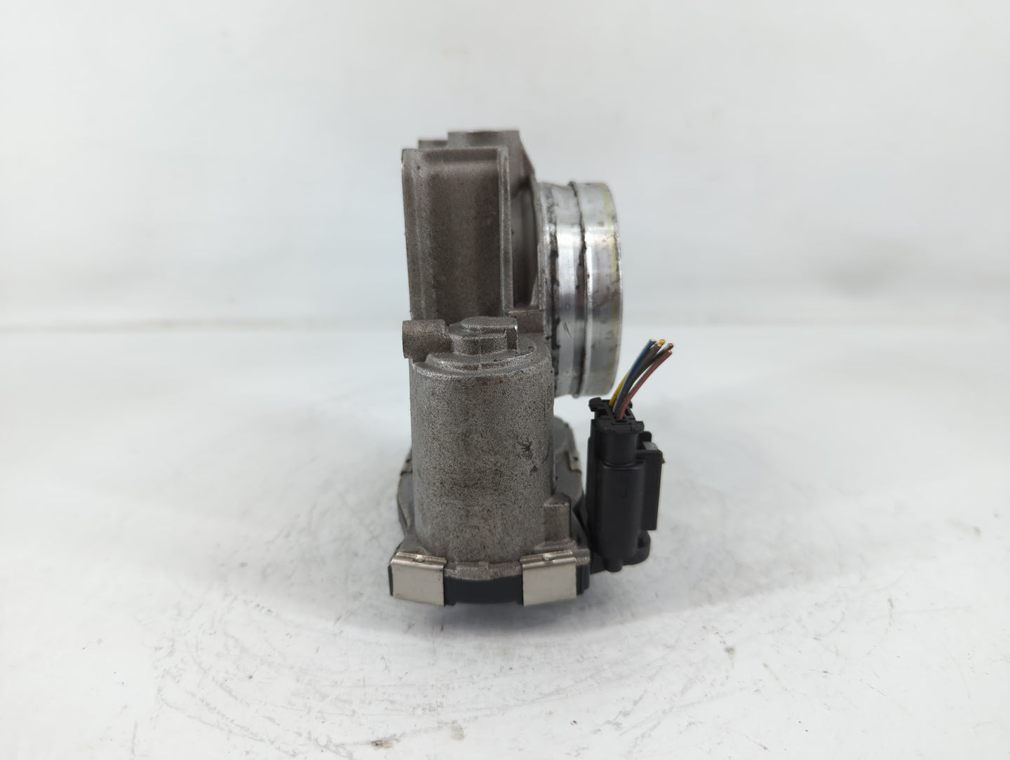 2016-2021 Chevrolet Camaro Throttle Body P/N:12681472AA Fits Fits 2013 2014 2015 2016 2017 2018 2019 2020 2021 OEM Used Auto