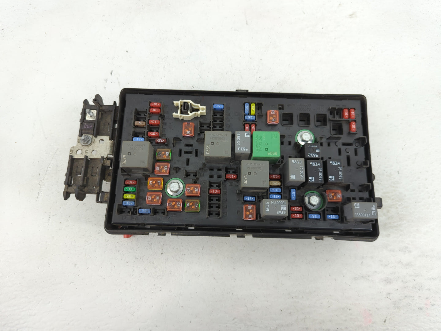 2020-2022 Chevrolet Colorado Fusebox Fuse Box Panel Relay Module P/N:812461952 Fits Fits 2020 2021 2022 OEM Used Auto Parts 
