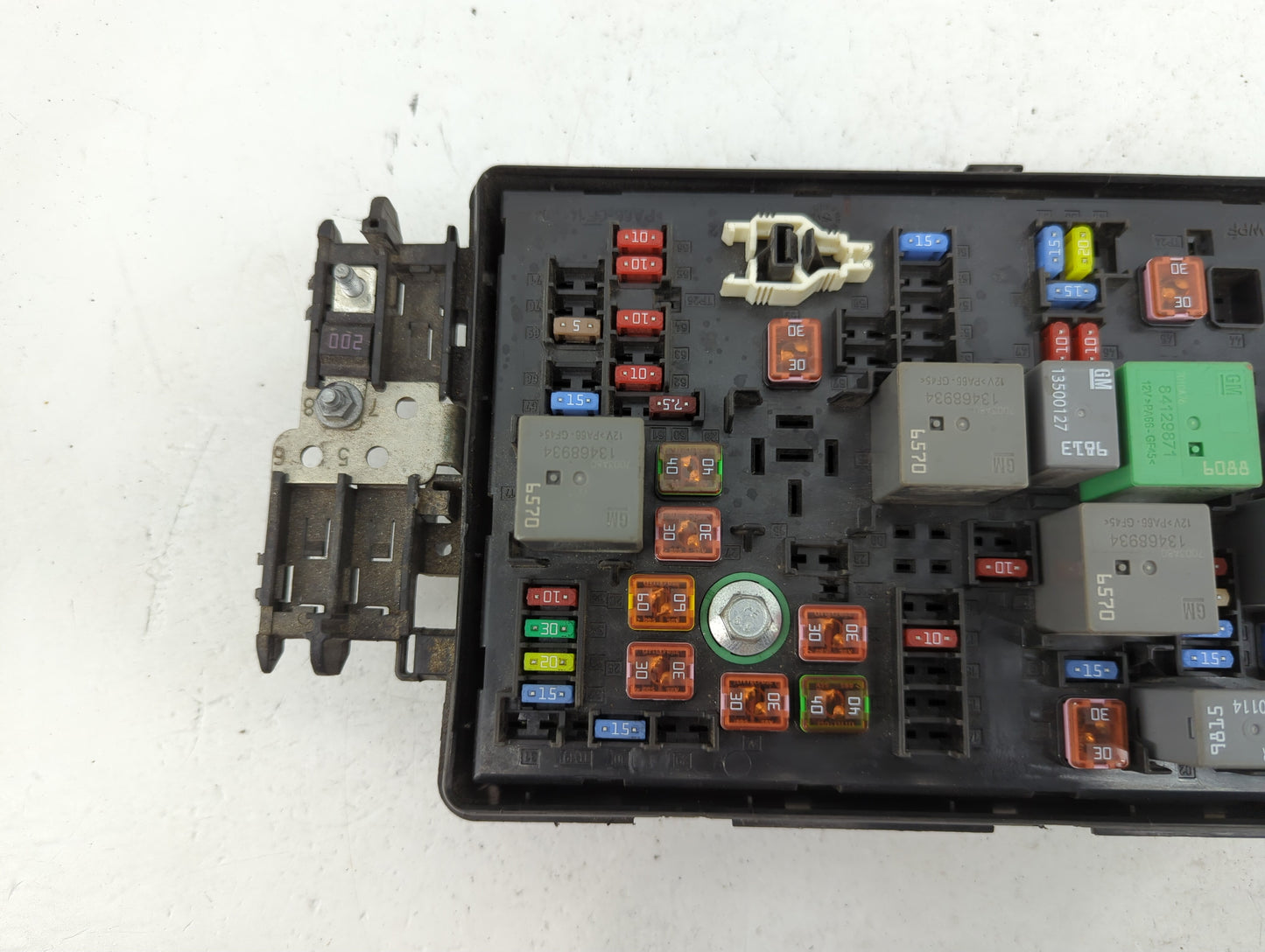 2020-2022 Chevrolet Colorado Fusebox Fuse Box Panel Relay Module P/N:812461952 Fits Fits 2020 2021 2022 OEM Used Auto Parts 