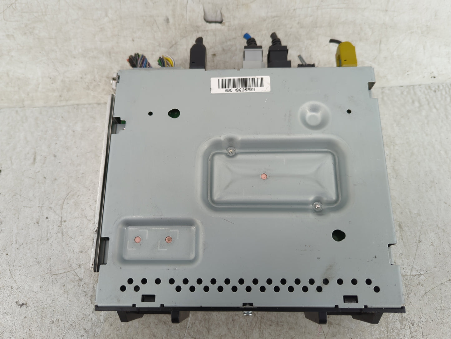 2021 Chevrolet Colorado Radio AM FM Cd Player Receiver Replacement P/N:84988354 Fits Fits 2020 2022 OEM Used Auto Parts - Oe