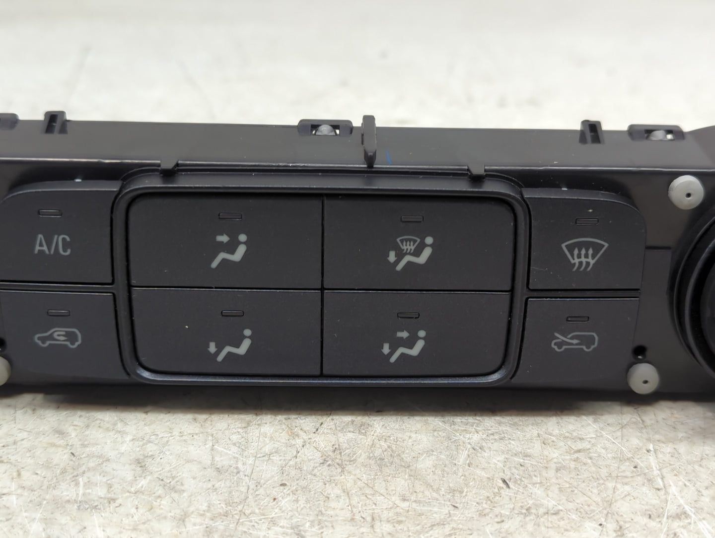 2015-2022 Chevrolet Colorado Climate Control Module Temperature AC/Heater Replacement P/N:84199202 Fits OEM Used Auto Parts 