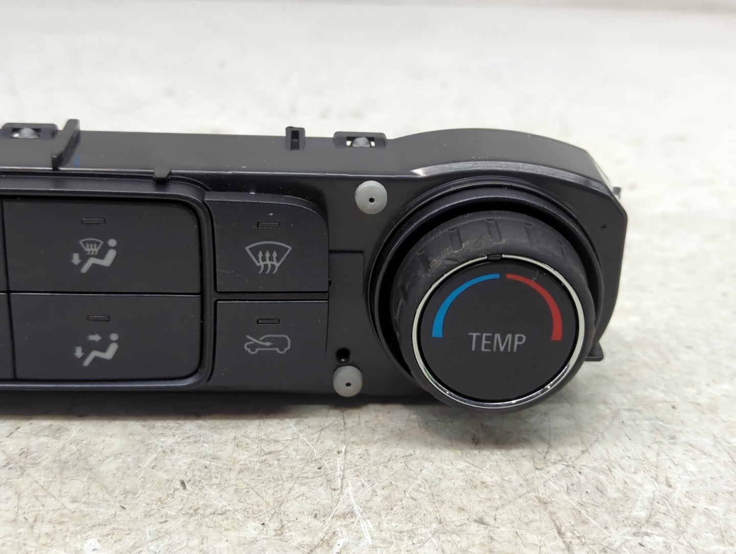 2015-2022 Chevrolet Colorado Climate Control Module Temperature AC/Heater Replacement P/N:84199202 Fits OEM Used Auto Parts 