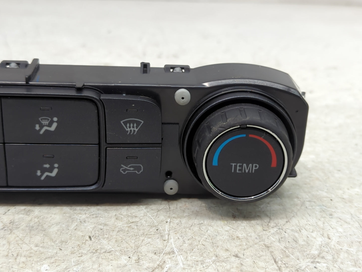 2015-2022 Chevrolet Colorado Climate Control Module Temperature AC/Heater Replacement P/N:84199202 Fits OEM Used Auto Parts 