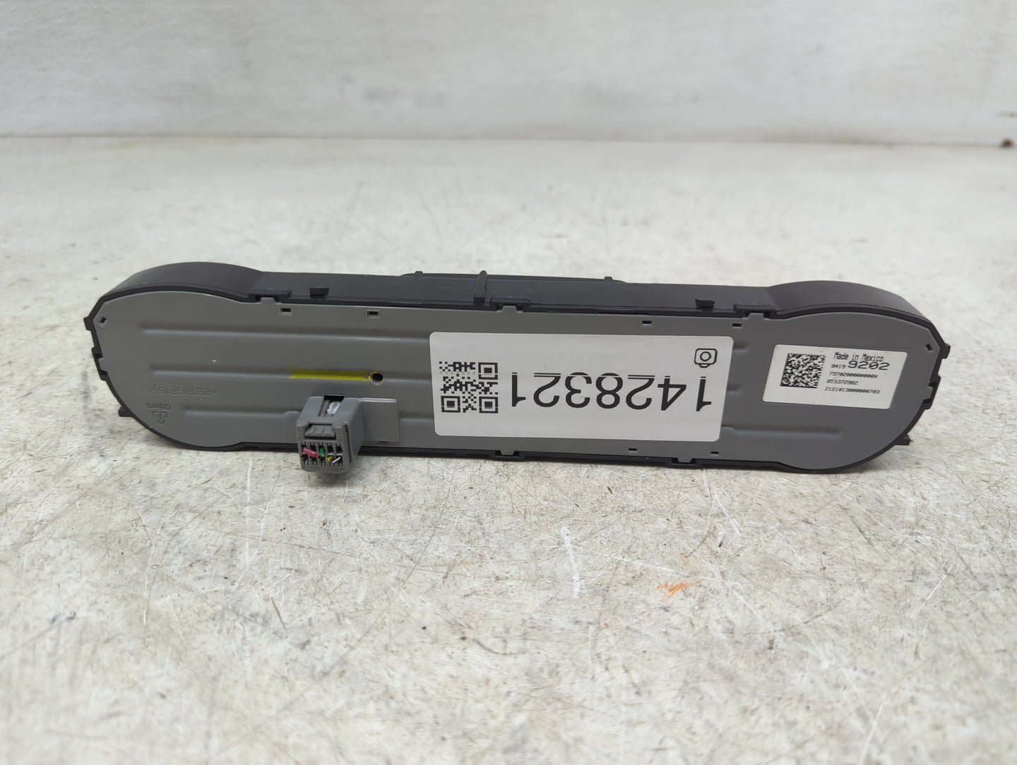 2015-2022 Chevrolet Colorado Climate Control Module Temperature AC/Heater Replacement P/N:84199202 Fits OEM Used Auto Parts 