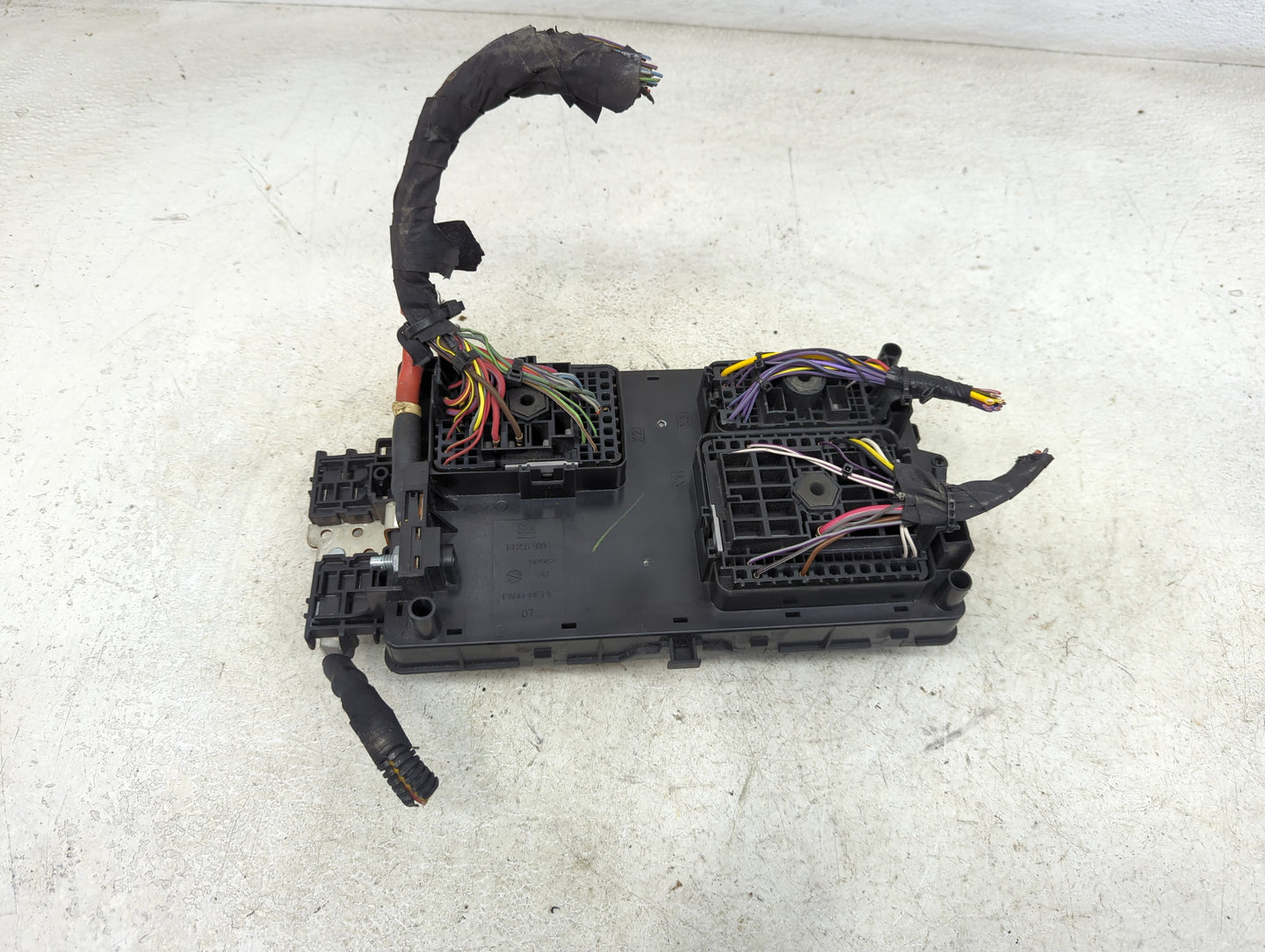 2020-2022 Chevrolet Colorado Fusebox Fuse Box Panel Relay Module P/N:84616960 13222782, 13255300 Fits Fits 2020 2021 2022 OE