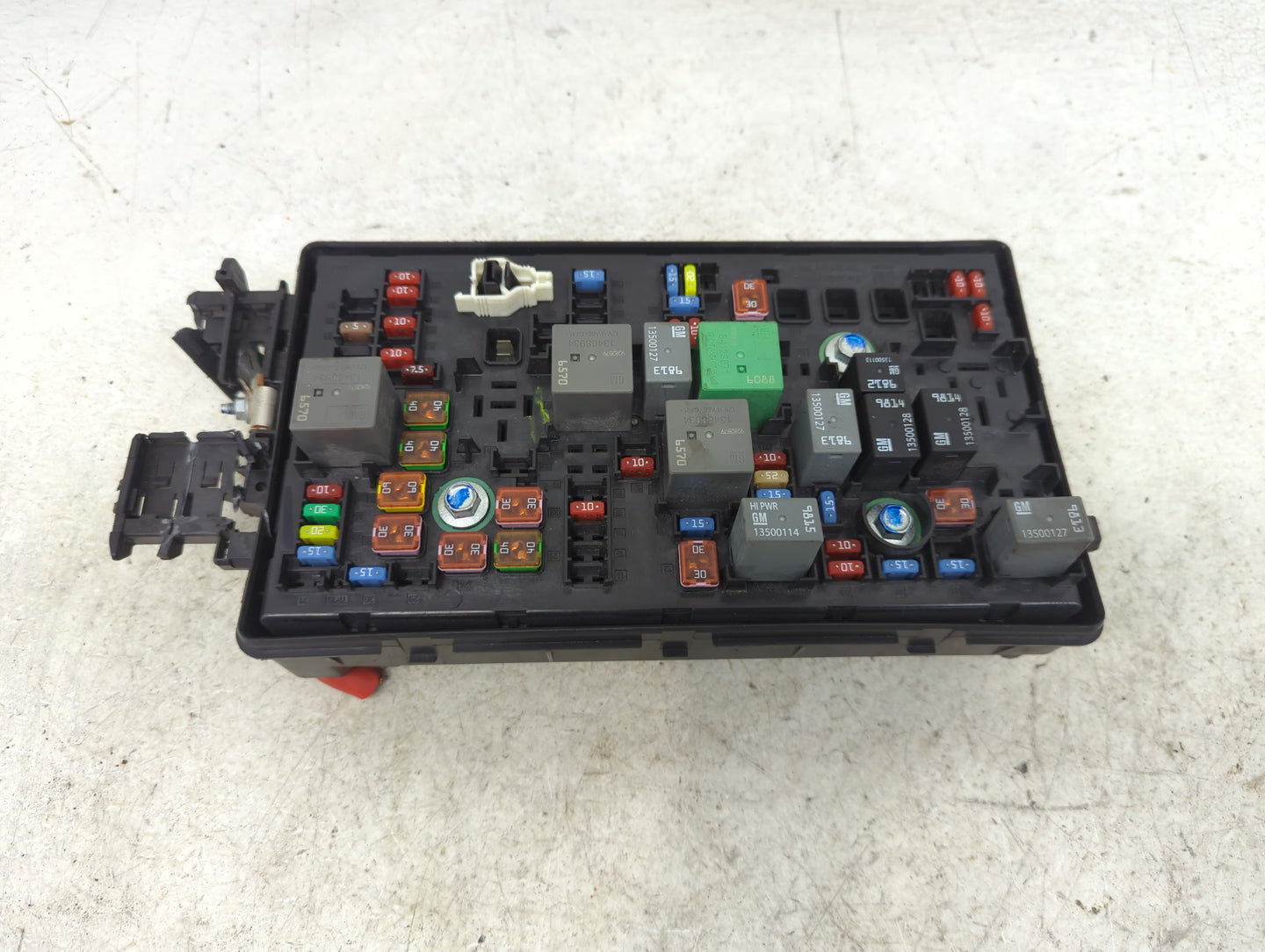 2020-2022 Chevrolet Colorado Fusebox Fuse Box Panel Relay Module P/N:84616961 13500127, 13500128 Fits Fits 2020 2021 2022 OE