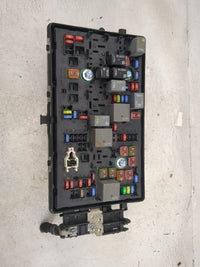 2020-2022 Chevrolet Colorado Fusebox Fuse Box Panel Relay Module P/N:84616960_02 Fits Fits 2020 2021 2022 OEM Used Auto Part