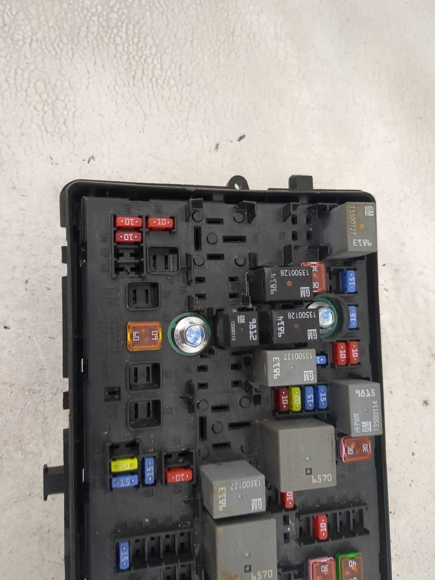 2020-2022 Chevrolet Colorado Fusebox Fuse Box Panel Relay Module P/N:84616960_02 Fits Fits 2020 2021 2022 OEM Used Auto Part