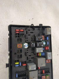 2020-2022 Chevrolet Colorado Fusebox Fuse Box Panel Relay Module P/N:84616960_02 Fits Fits 2020 2021 2022 OEM Used Auto Part