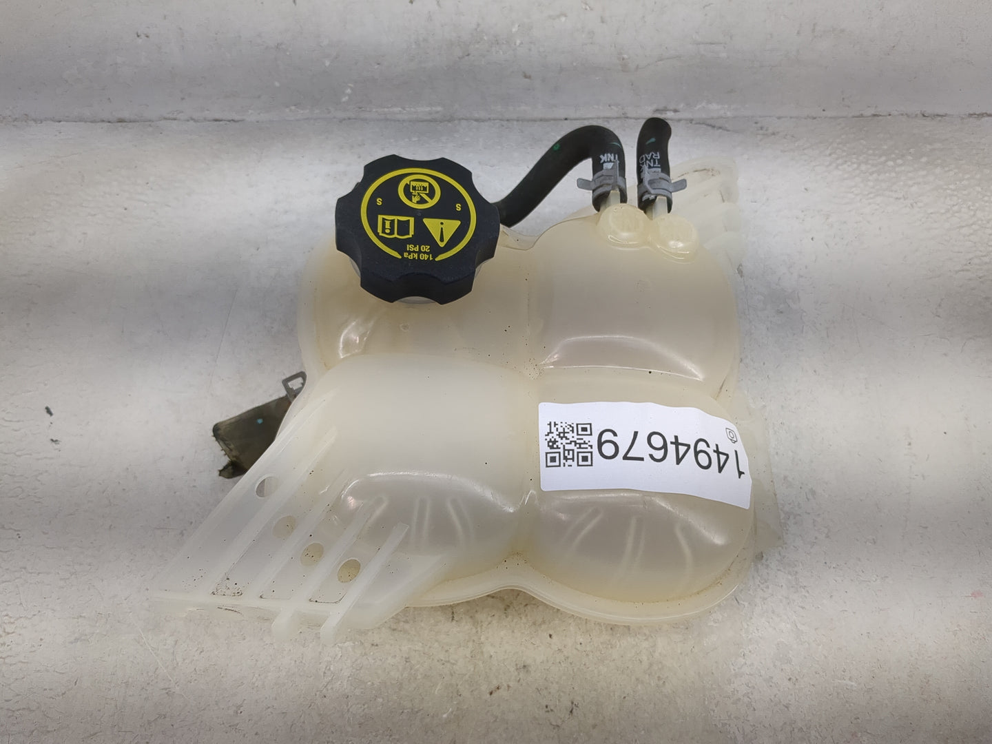 2015 Chevrolet Colorado Radiator Coolant Overflow Expansion Tank Bottle 1494679 - Oemusedautoparts1.com