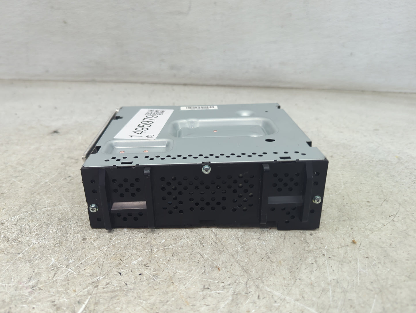 2021 Chevrolet Colorado Radio AM FM Cd Player Receiver Replacement P/N:FT010HA 20549 FT010HA, BAMPFT010HA Fits Fits 2020 202