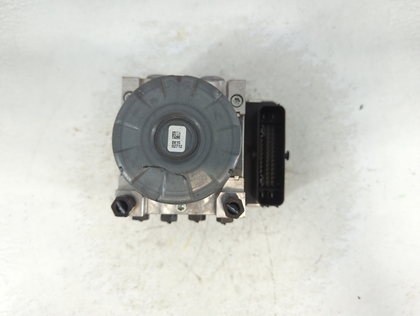 2021 Chevrolet Equinox ABS Pump Control Module Replacement P/N:84875566 Fits OEM Used Auto Parts - Oemusedautoparts1.com