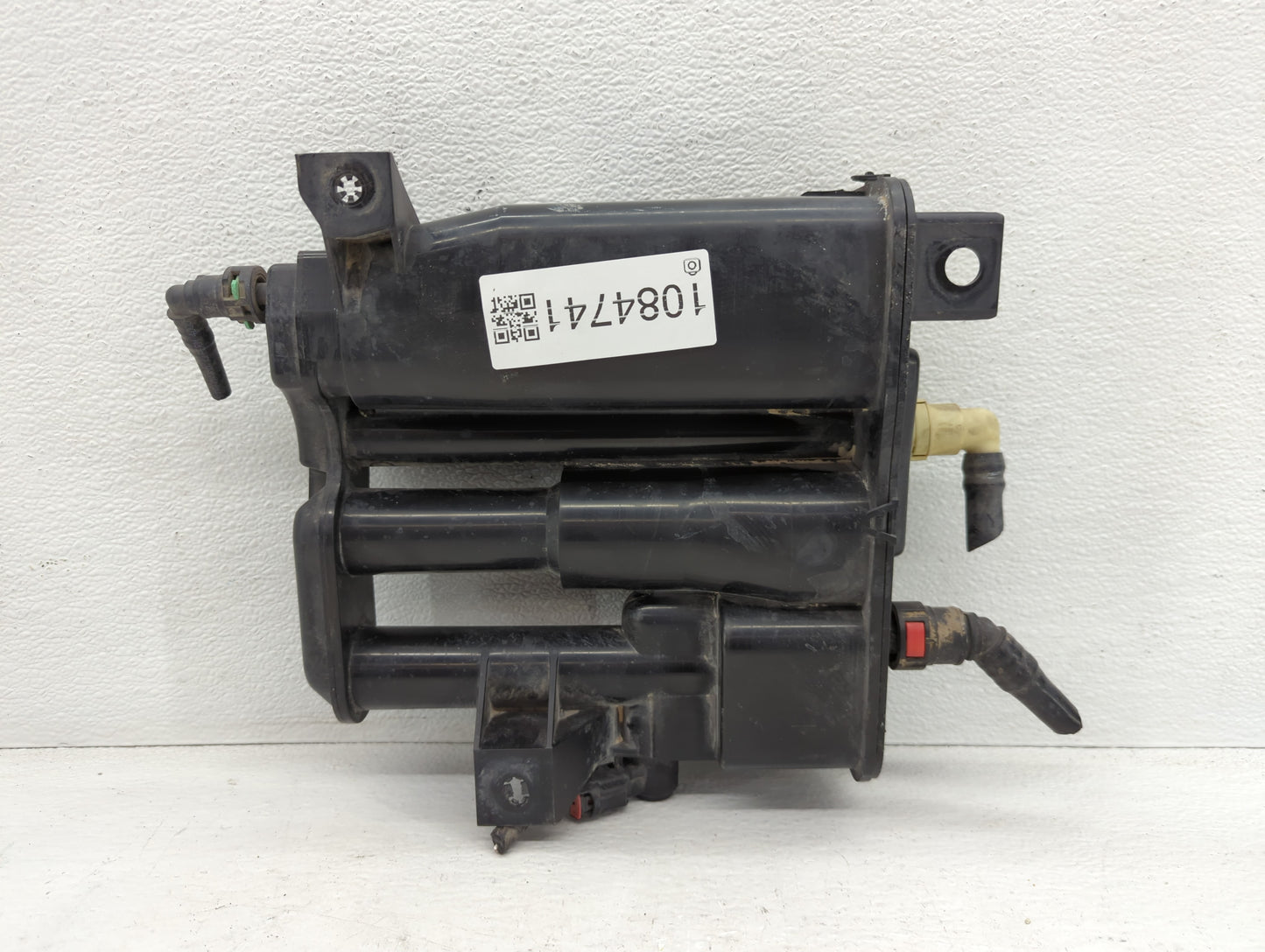2021 Chevrolet Equinox Fuel Vapor Charcoal Canister - Oemusedautoparts1.com
