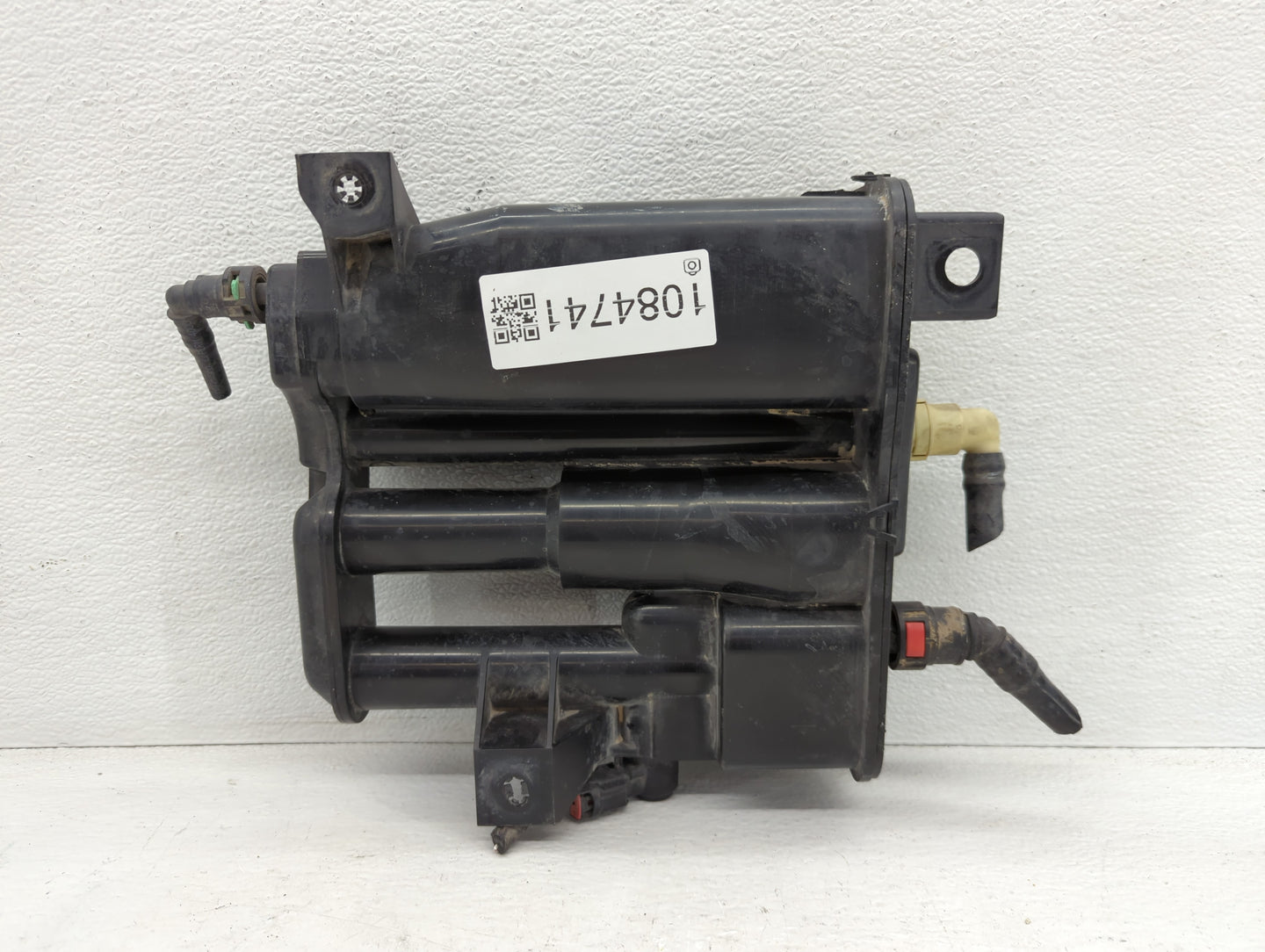 2021 Chevrolet Equinox Fuel Vapor Charcoal Canister - Oemusedautoparts1.com