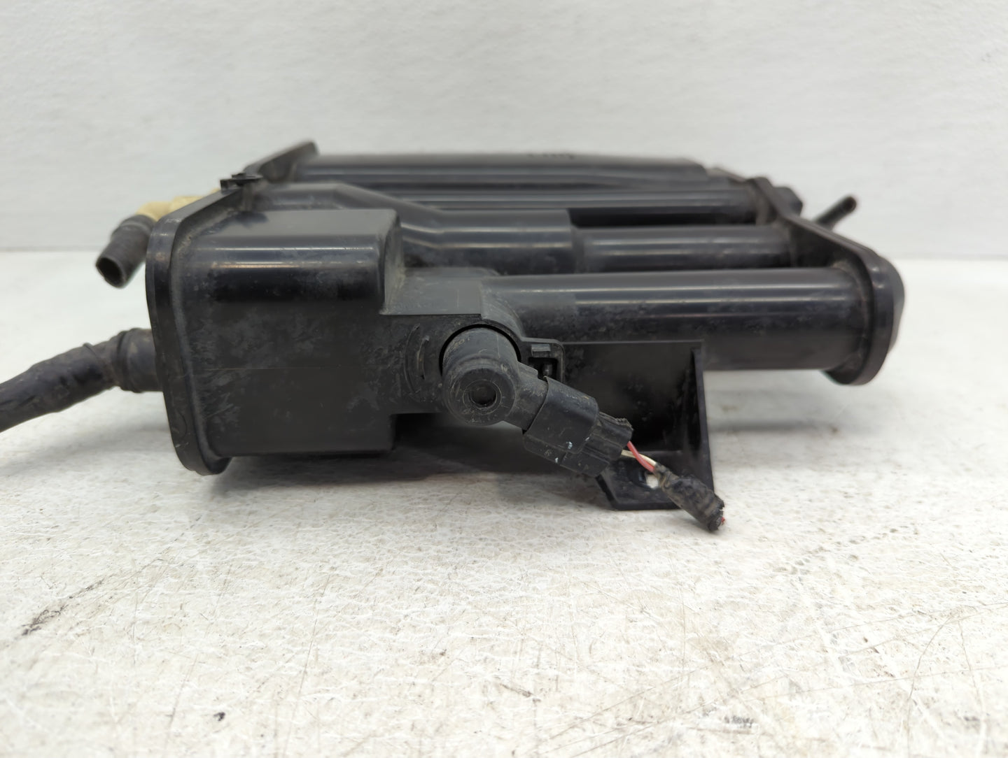 2021 Chevrolet Equinox Fuel Vapor Charcoal Canister - Oemusedautoparts1.com